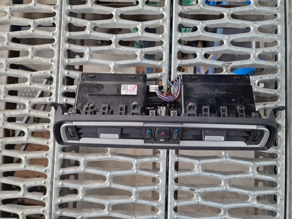 Grila centrala stanga dreapta aer ventilatie bmw f25 f10 f11 f20 f30 f01 f02 europa volan stanga