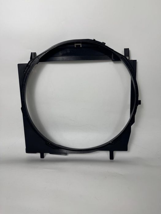 Диффузор радиатора на Mercedes w202 M104