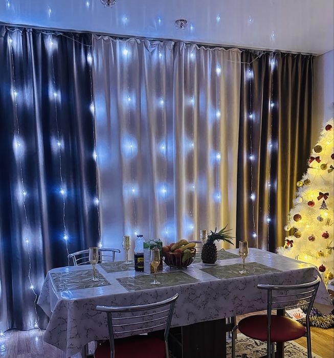 Продам шторы в идельном состояниии. Заказывали на заказ.