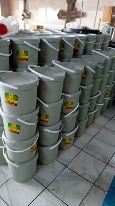 Vând castraveți murați feliați la găleată15 kg