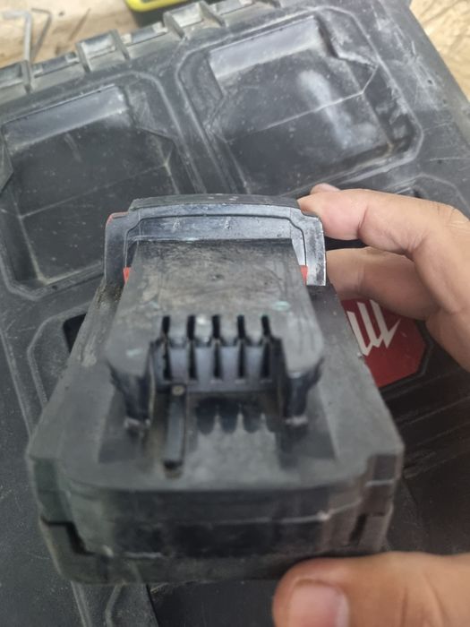 Аккумулятор Milwaukee 4ah m18