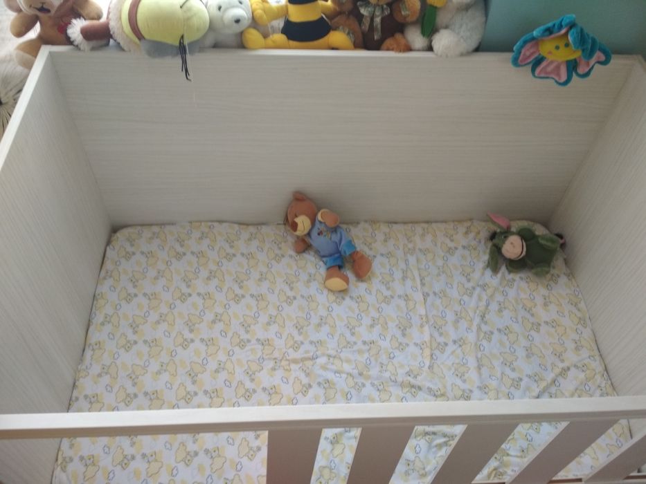 Кошара с люлеещ механизъм +матрак