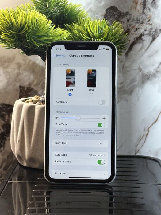 Apple iPhone XR 64GB – Бял цвят (White) – Отлично състояние