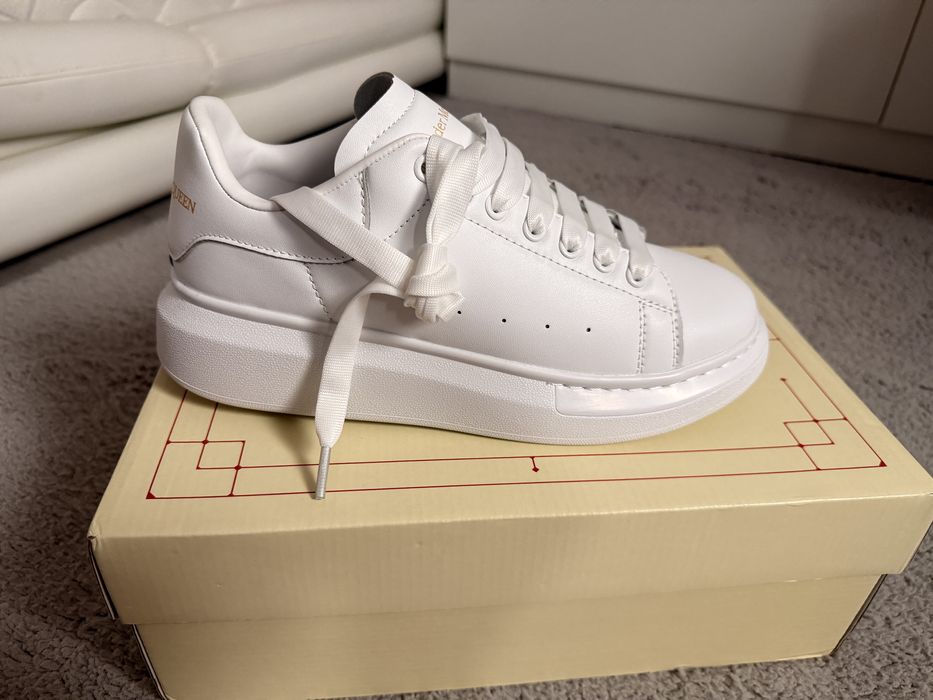 Alexander Mcqueen
