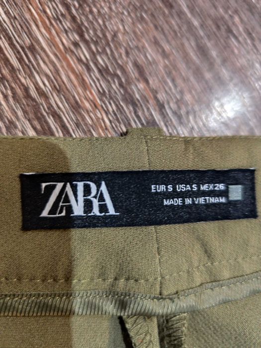 панталон на Zara