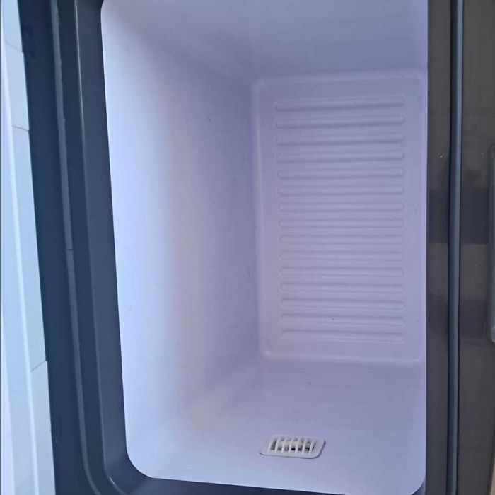 Frigider auto 12/24/220 Indel B TB45A