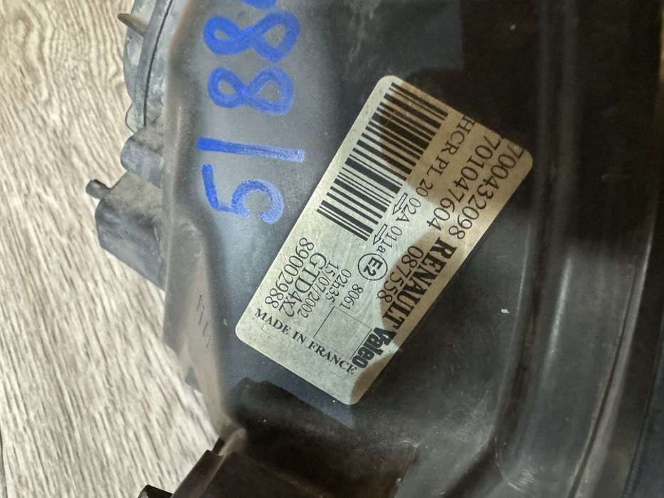 Фара на Dacia Logan