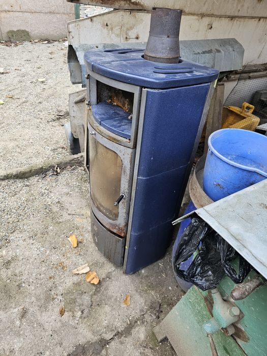 Soba teracotă pe lemne