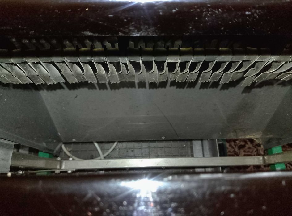 Vând descãpãcitor apicol nou