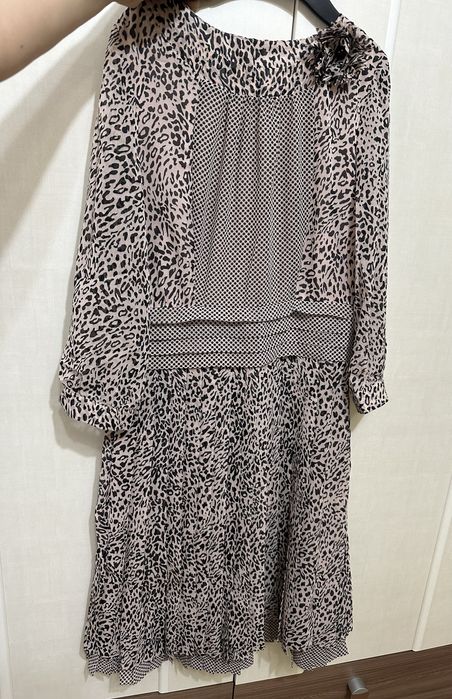 Платья 42 размера, 2000 тг