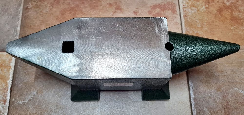 Наковалня, малка и голяма, ковашки чук, наковалня релса.