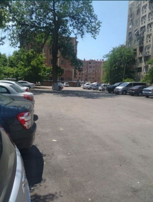 ул.Нукусская офисное  помещение 37кв.ремонт 3эт.в БЦ ор-р Капитал банк