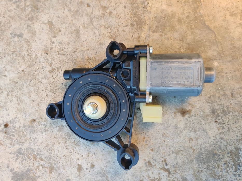 Motoras geam stanga fata Vw Golf 7 VII Audi A3 8V Q5 8R Octavia Karoq 5Q0959801B