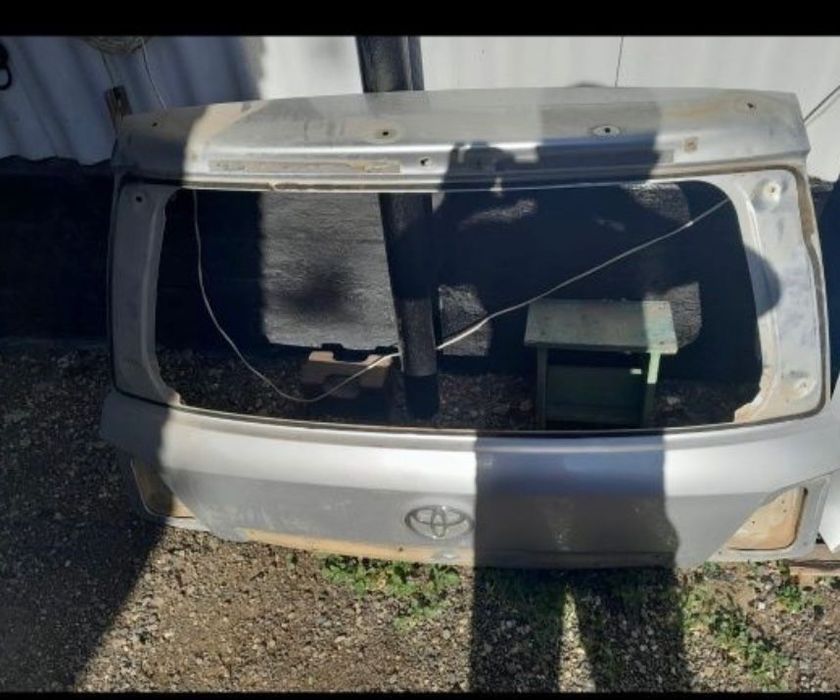 Продам запчасти Ланд Крузер 200