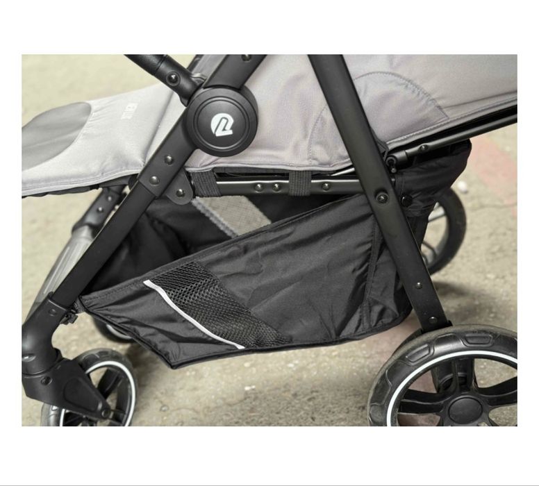 Продам коляску для малыша