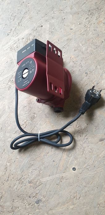 Pompa de ridicare presiune apa calda pentru panouri solare 135W