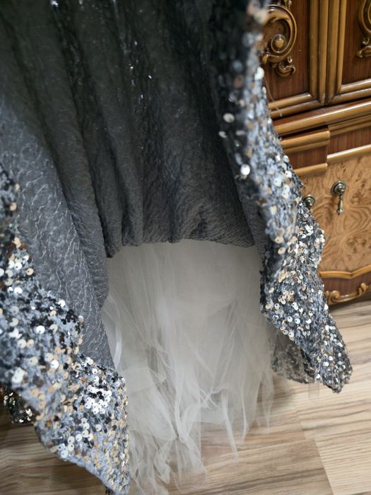 Вечерние платья для девочек 9 лет. В отличном состояние