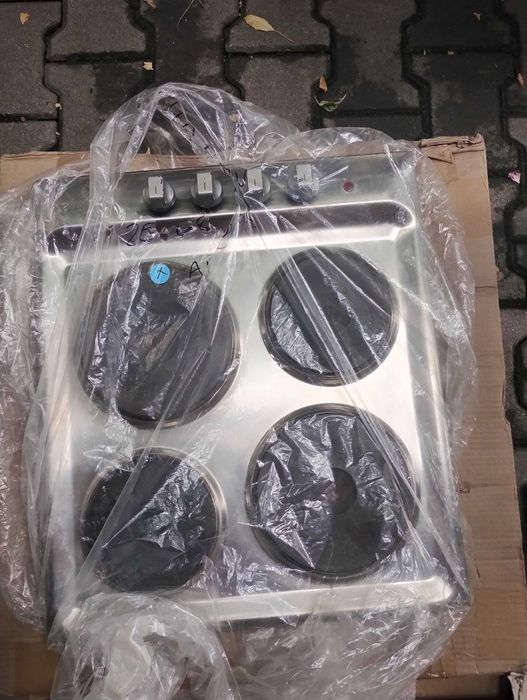 Кухненски плот с четири стандартни котлона, цвят Инокс Zanussi