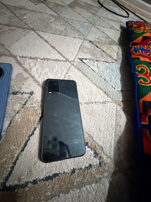 Два телефон на Айфон