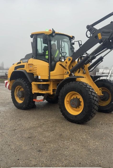 Volvo L45H an 2021 ore 10.800 Primul proprietar stare foarte buna  baterii noi  alternator nou