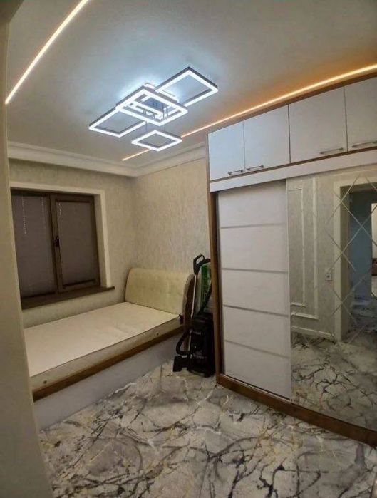 Сдаётся квартира центр Самарканд адрес аэропорт на второй этаж