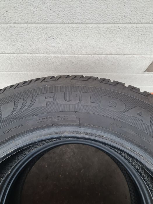 Зимни гуми 2 броя FULDA KristallControl HP2 215 60 R16 дот 3318