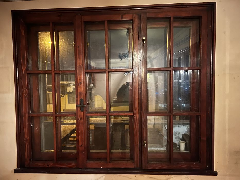 Дървени прозорци