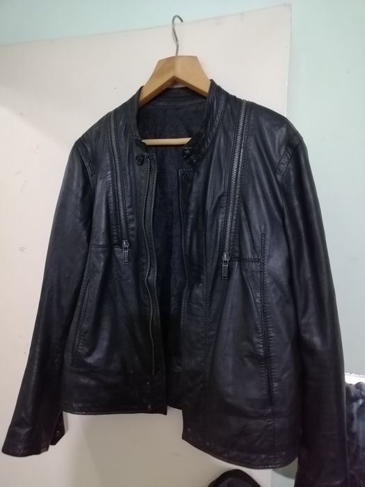 Продам кожаные куртку..