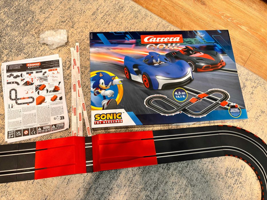 Pista de curse electrica cu 2 masinute, Carrera, Sonic the Hedgehog