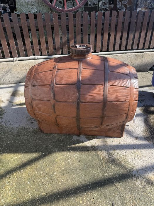 Продавам пласмасово буре 150 литра