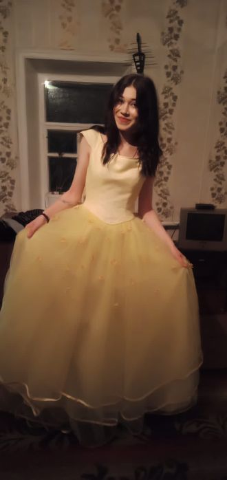 Платья.бальные.2шт