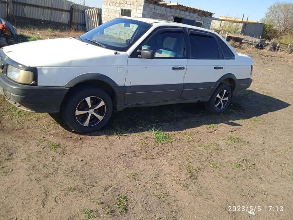 Фольксваген Пассат б3 1.8.моно