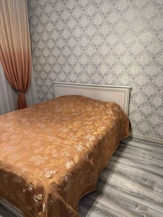 Продается спальный гарнитур