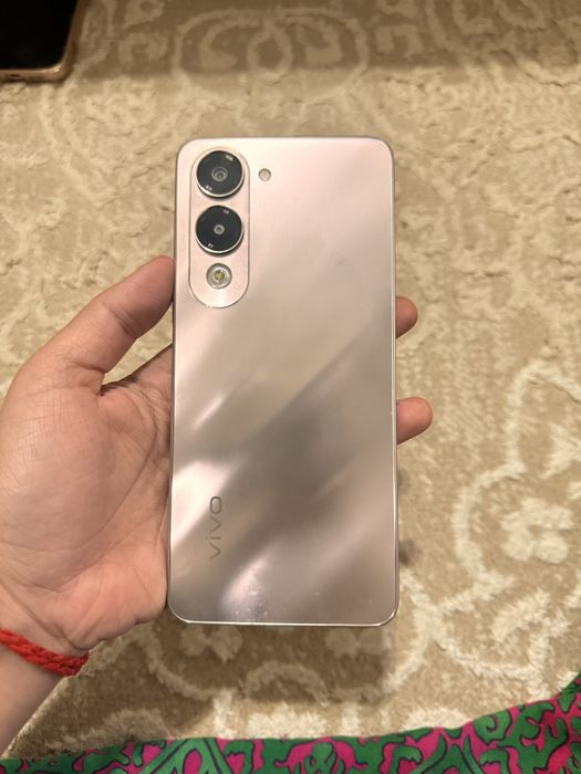 Vivo телефон почти новый