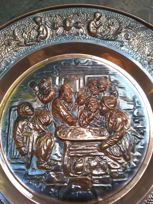 Медни картини с релеф