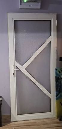 Алуминиева врата