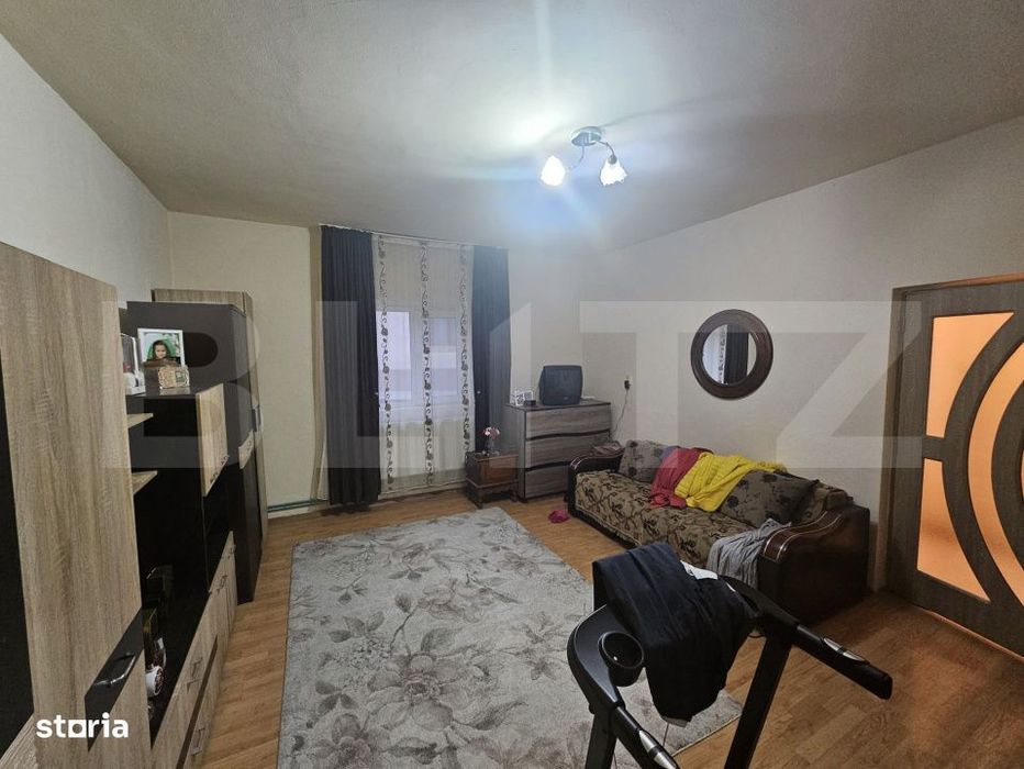 Casa cu 3 camere si gradina, aproape de centrul orasului Campeni