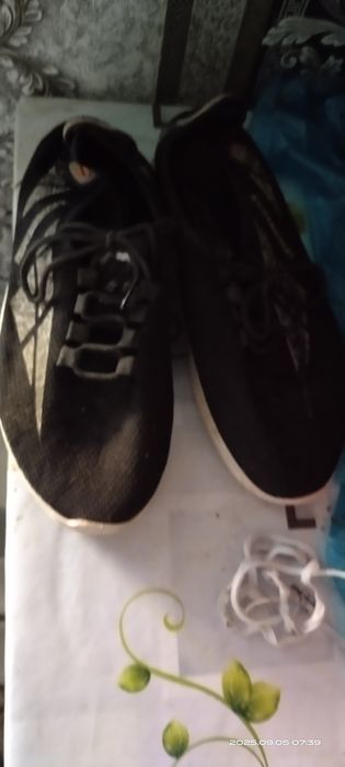 Кроссовки сеточные 40-41 размер