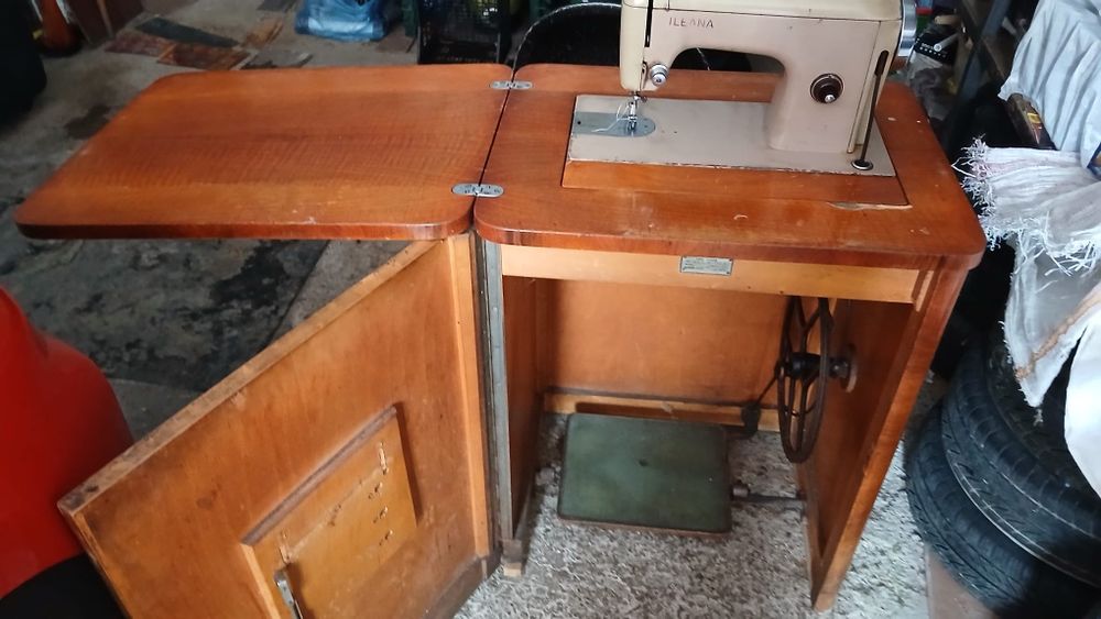 Mașina de cusut Ileana