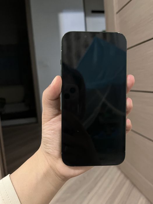 Продам айфон 13 без коробки