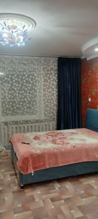 Сдается квартира в районе 1000 мелочей где кафе.  Хан