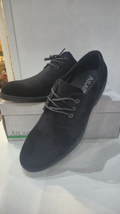 Срочно продам замш туфли новые