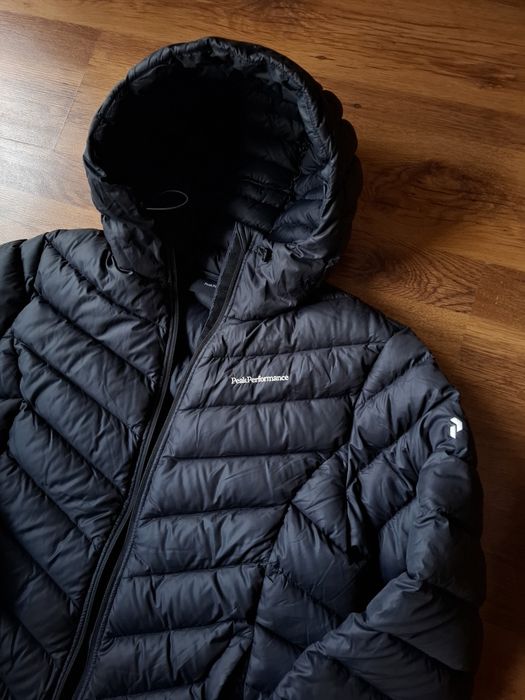 Peak performance дамско зимно яке XL размер.