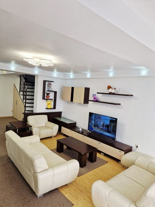 Inchiriez casa zona Dedeman
Aceasta proprietate cu parter si etaj se i