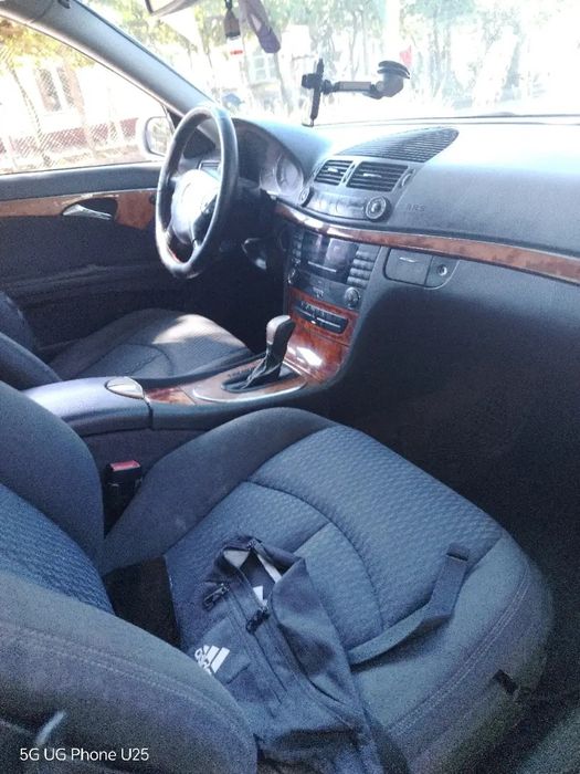 Mercedes E270 2004 Г.