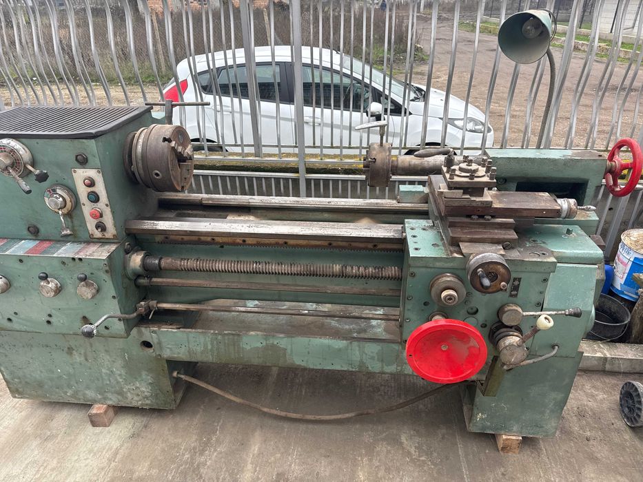 Универсален струг СУ 400 – ЗММ Сливен, работещ + ножове и аксесоари