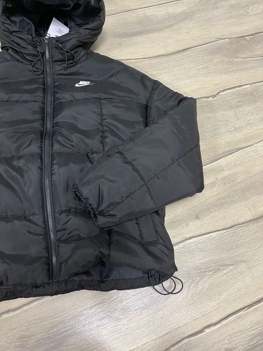 Дамско зимно яке Nike