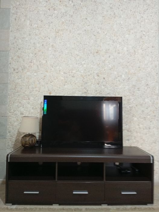 Тумба под телевизор, массив дерева, б/у