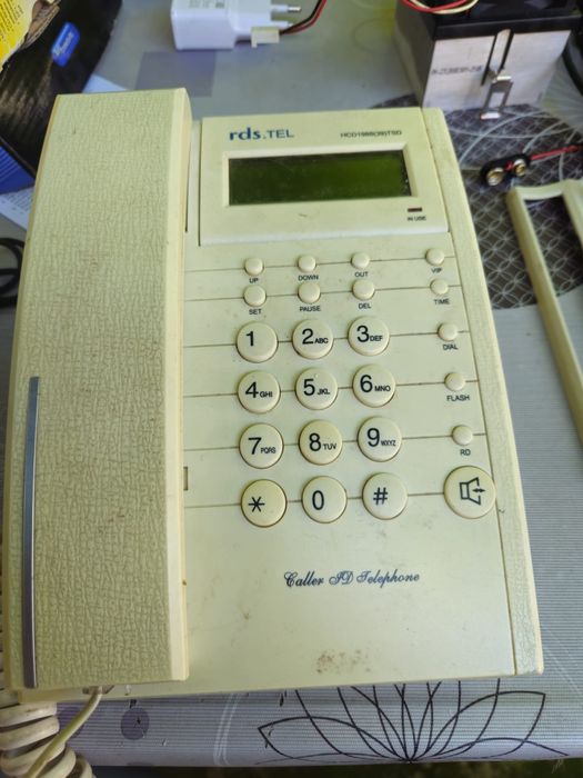 Vand telefoane si niste piese