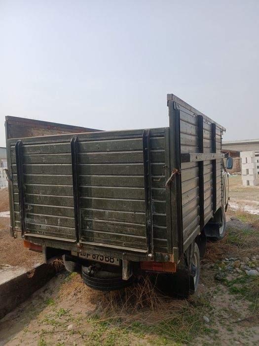 Uaz srochno sotiladi